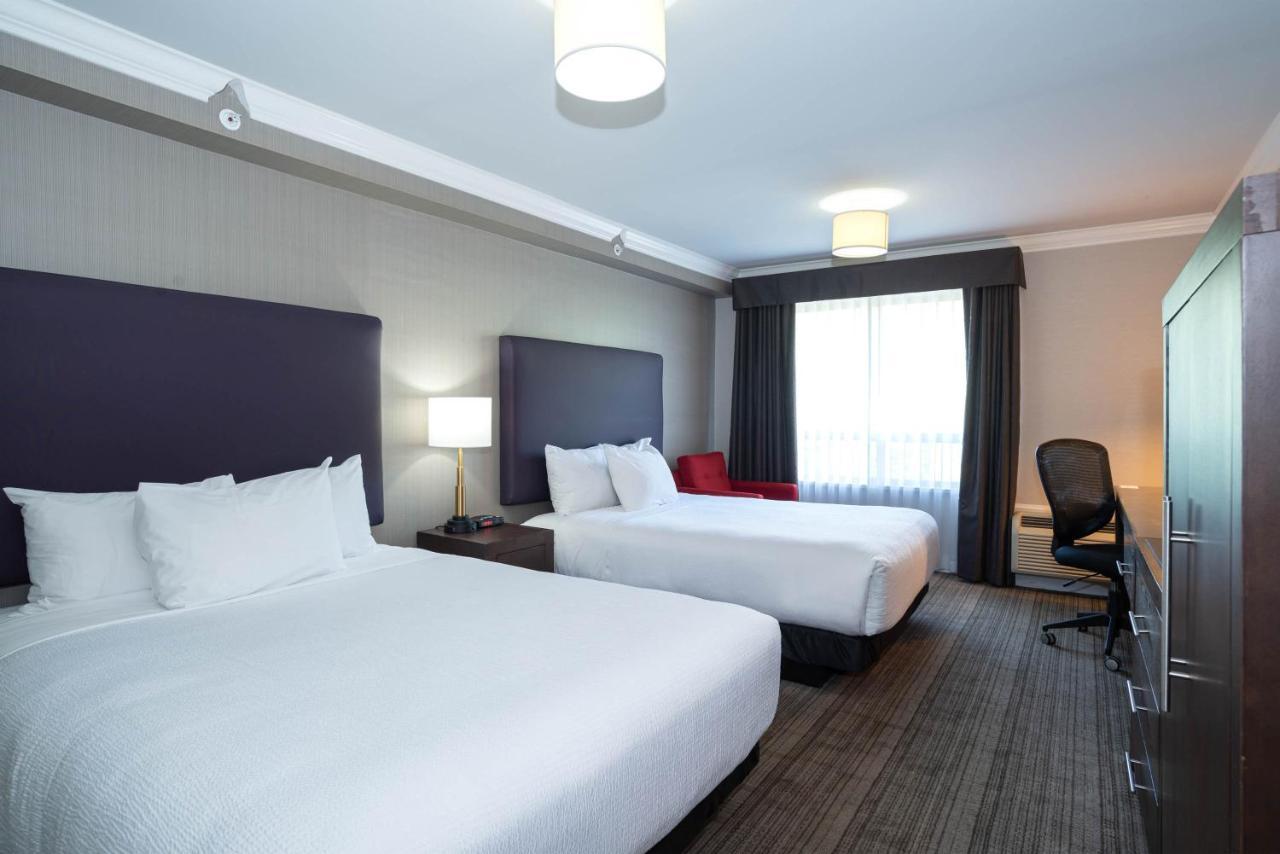 Sandman Hotel & Suites Calgary South Екстер'єр фото