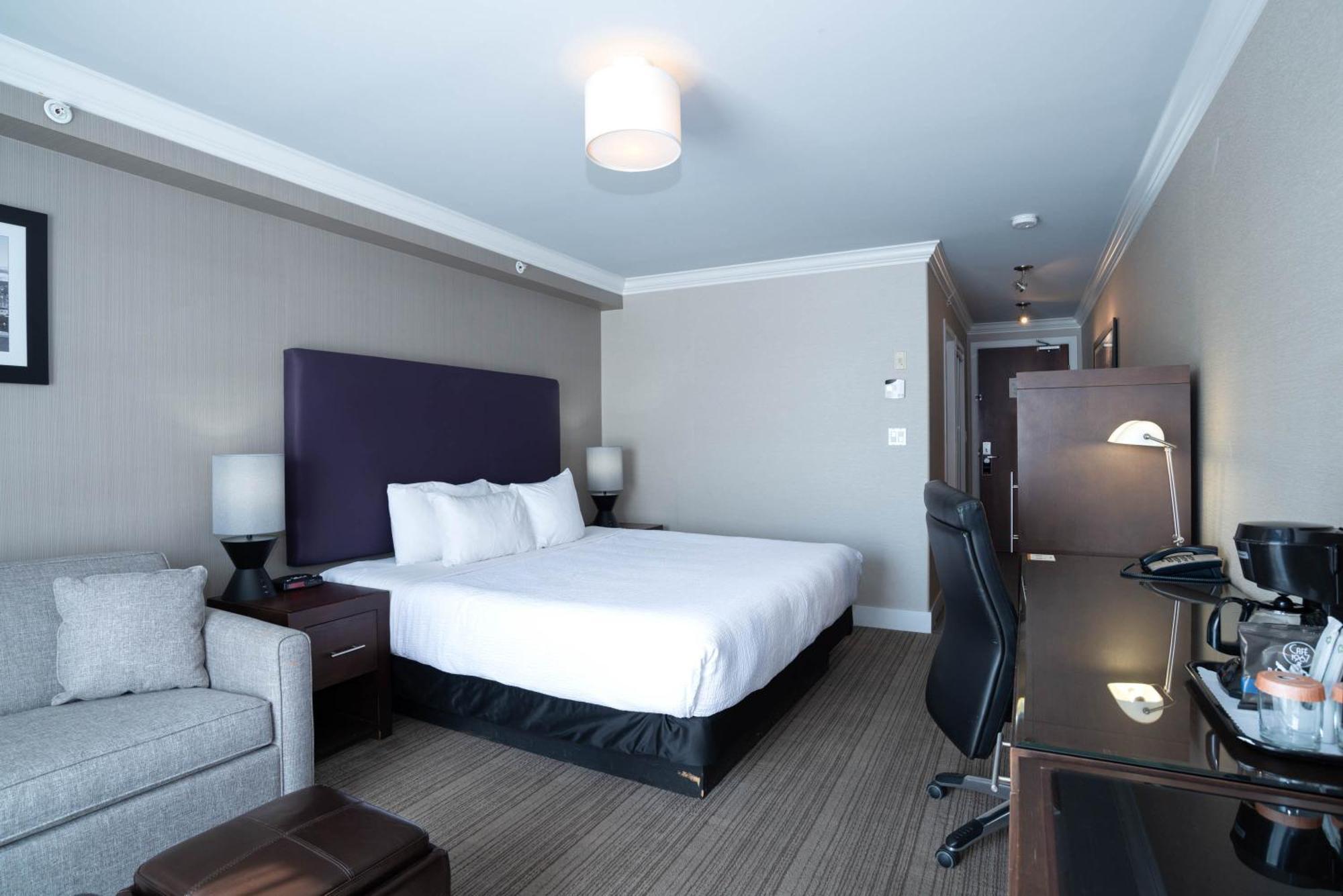 Sandman Hotel & Suites Calgary South Екстер'єр фото